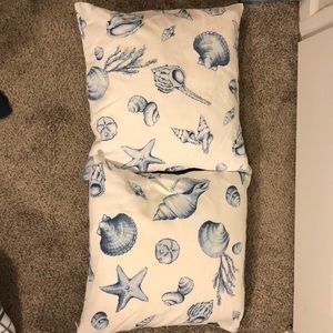 EUC set of 2 Pottery Barn shell pillows